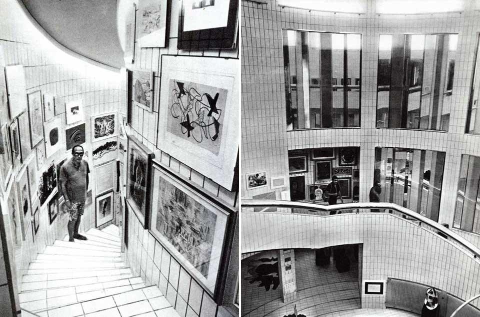 A sinistra: la scala che porta in taverna con opere grafiche di Braque, Campigli, Cappello, Spazzapan, Clavè. A destra: particolare della hall in cui si intravedono, fra le altre, opere di Spazzapan, De Kooning, Balla, Gentilini, Matta, De Chirico, Bernard Buffet e Lam. <em>Domus</em> 531 / febbraio 1974; vista pagine interne
