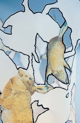 Nell’installazione The Silk Menagerie per Hermés, (esposta al Design Museum di Londra), Jongerius interpreta gli stampati dei celebri foulard della griffe francese
