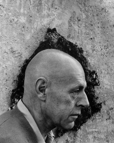 Jean Dubuffet, 1956, pittore e scultore. © Arnold Newman

