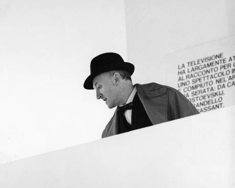 Pino Tovaglia sul set dell’allestimento del Padiglione Rai  alla XLIV Fiera di Milano, 1967
