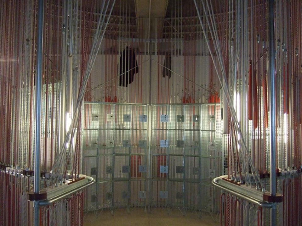 Merry-go-round coat rack, all'ingresso del museo Boijmans van Beuningen, 2008