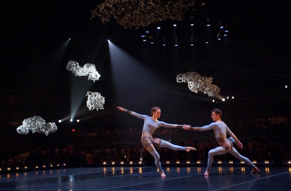 Jamie Scott, Dylan
Crossman, <i>Events</i>, Park Avenue
Armory  (2011).
Photo Stephanie
Berger. Image courtesy
Park Avenue Armory