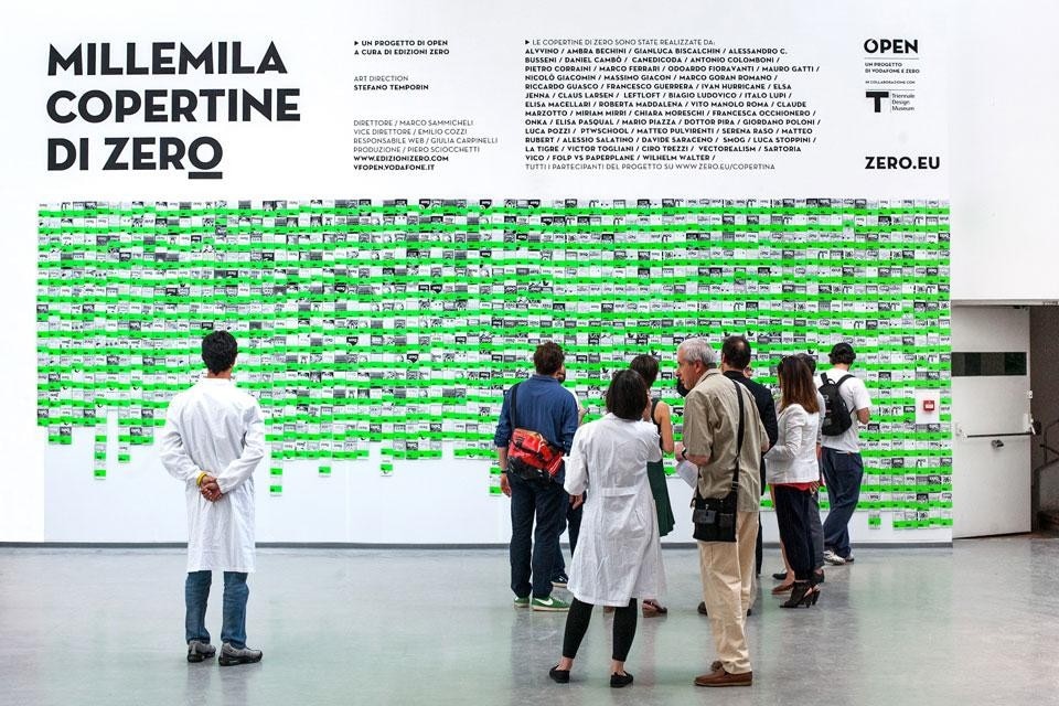 Millemila copertine di <em>Zero</em>, parete di copertine <em>guest-curated</em> nella manica lunga del Design Museum della Triennale di Milano. Foto di Francesco Merlini