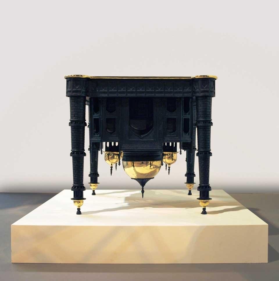 Studio Job per la Carpenters Workshop Gallery ha pensato all'India lontana e sognante dei maraja capovolgendo il Taj Mahal
