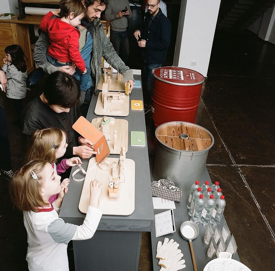 In apertura: Kubedesign, Nazzareno Mengoni. Qui sopra: Design Academy Eindhoven, Hikaru Imamura