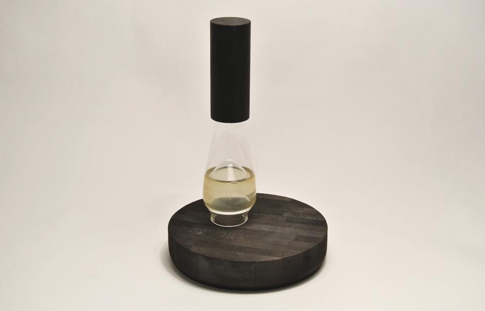 Yoann Jacquon, lampada <i>L'expérience du feu</I>. École supérieure d'art et de design, Orléans. © Yoann Jacquon