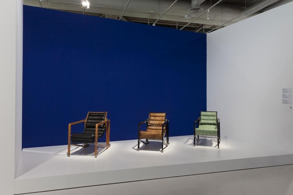 Vista della mostra "Eileen Gray" al Centre Pompidou. Sedie Transat