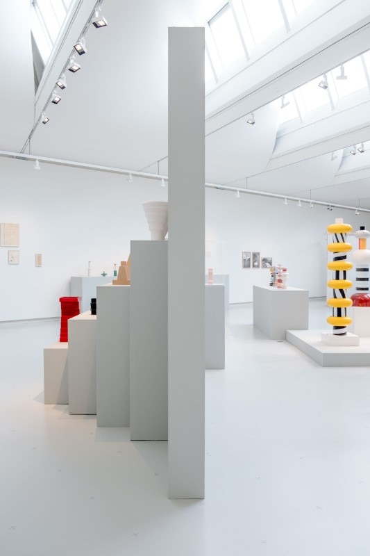 Img.13 View of the exhibition “Celebrating Ceramics. 100 years of Ettore Sottsass”, Stedelijk Museum s-Hertongenbosch