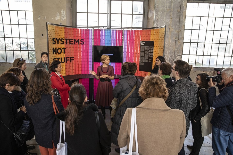 Vista della mostra "Systems not stuff" curata da Lisa White