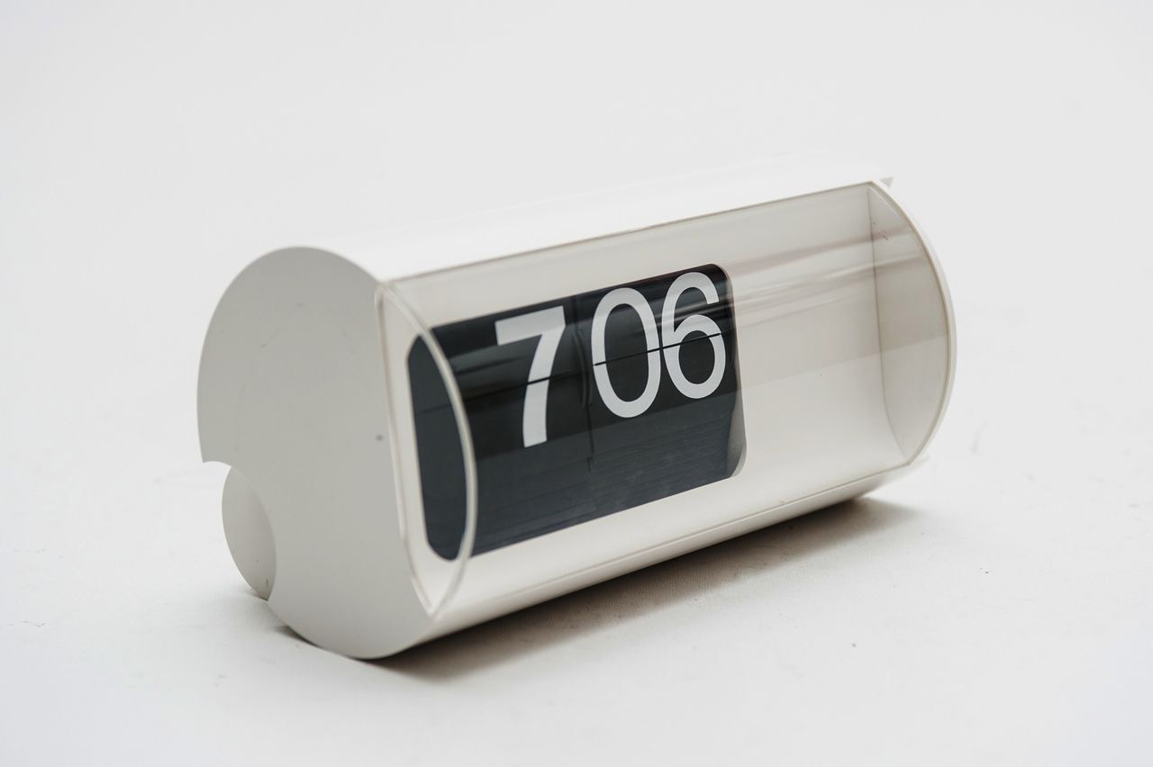 Orologi da parete design e orologi da tavolo: 20 orologi moderni