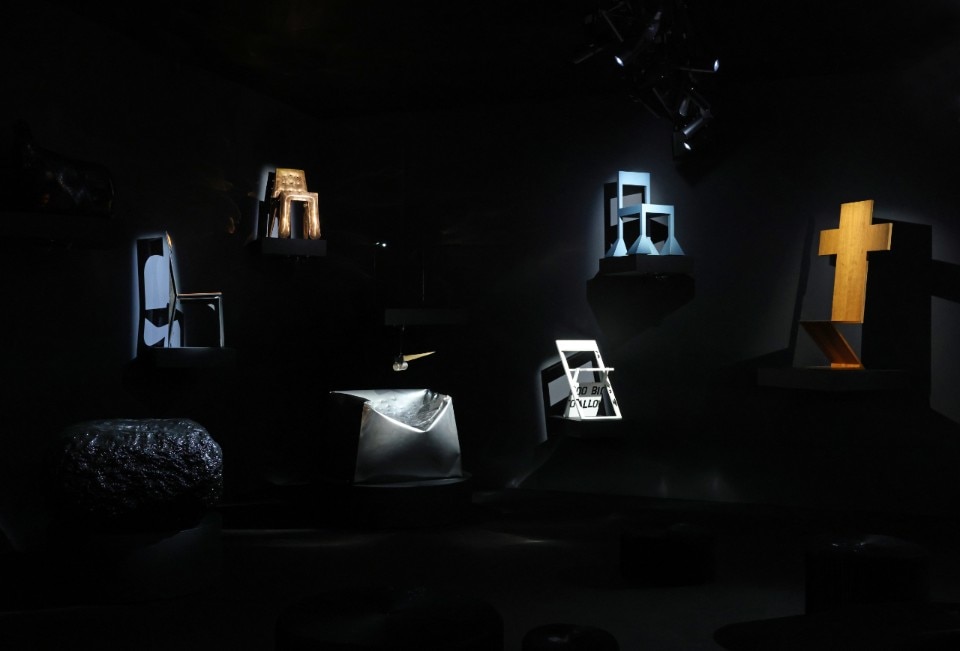 Vista della mostra “A Chair and You”. Foto © Lucie Jansch