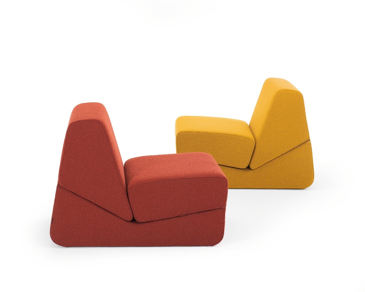 Galeotta, a folding armchair that comes from the Sixties - Domus