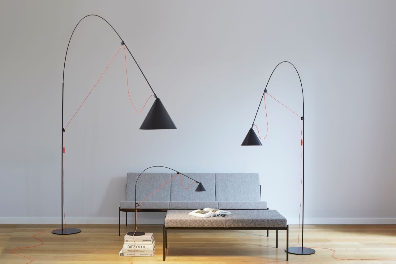 Adjustable and joint-free, AYNO lamp is available in silk grey - Domus