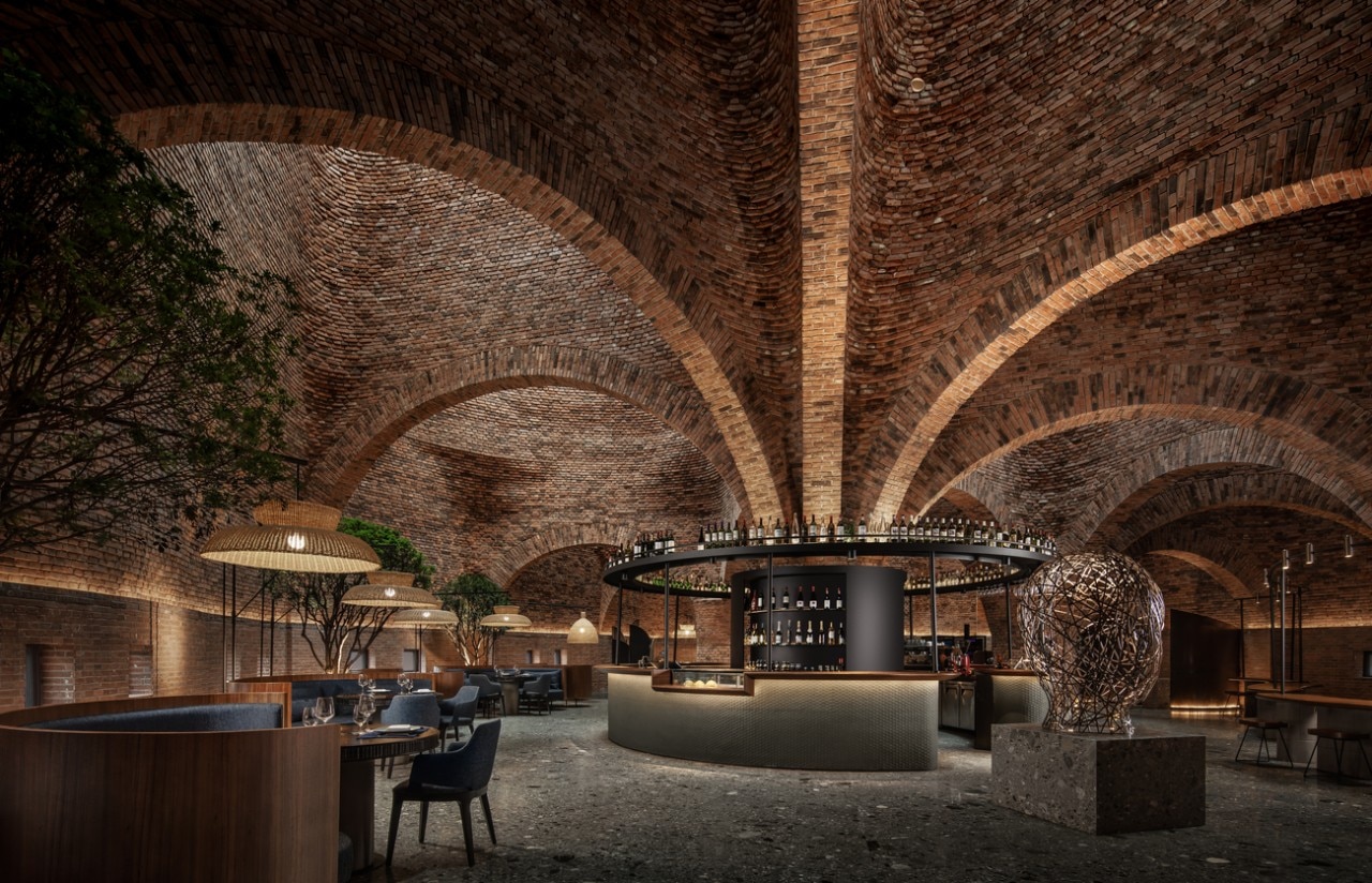 Un Ristorante Custodito In Una Cattedrale Di Mattoni Rossi In Cina Domus