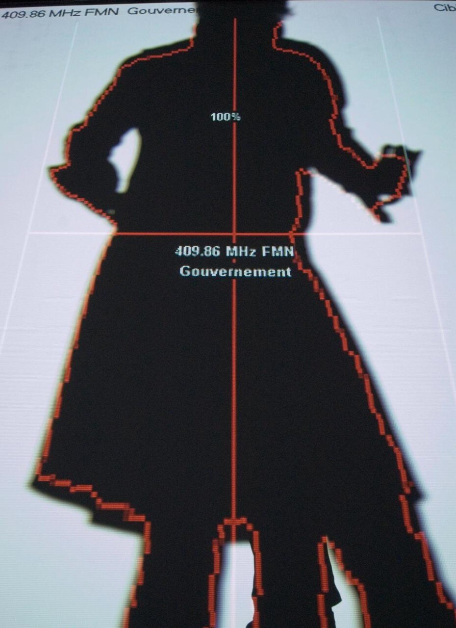 Rafael Lozano-Hemmer, <i>Frequ¨ència i volum, Arquitectura
relacional 9</i>, installazione interattiva, 2007