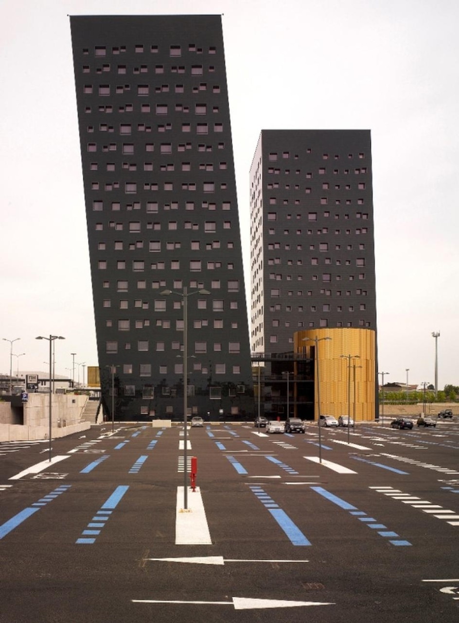 Milano, Hotel NH Fieramilano. Photo © Andre Morin Milano, Hotel NH Fieramilano. Photo © Andre Morin