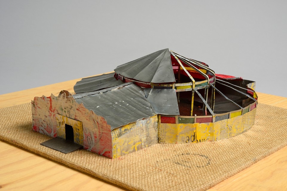 Le Cabaret Sauvage, Parc de la Villette, Paris, 1997. Model. Wood, cloth, plastic, aluminium, lead. 10 x 57 x 57 cm Event. An event has to make the maximum impact, exploiting illusion, the careful use of materials and an innovative programme. This makes its collaborations key – e.g. with artists of the calibre of Daniel Buren and Claes Oldenburg. Collection FRAC Centre-Val de Loire. Gift by Patrick Bouchain. Photo François Lauginie 