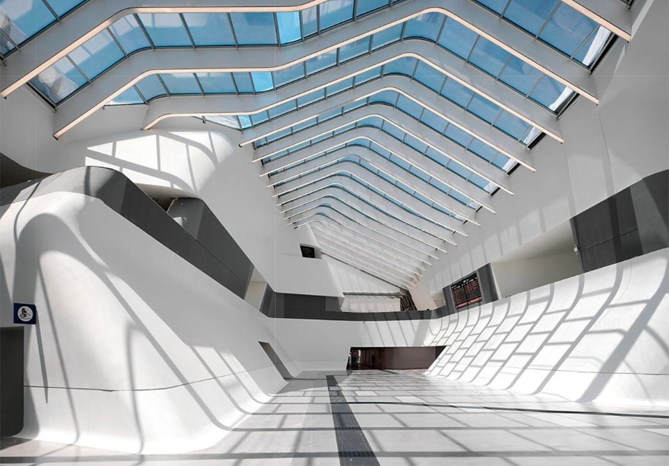 Zaha Hadid Architects, stazione di Napoli Afragola, Napoli, Italia, 2017. Foto © Marco Introini