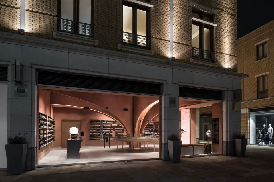 Snøetta, Aesop King of York Square, Londra, 2017 Snøhetta, Aesop Duke of York Square, Londra, 2017