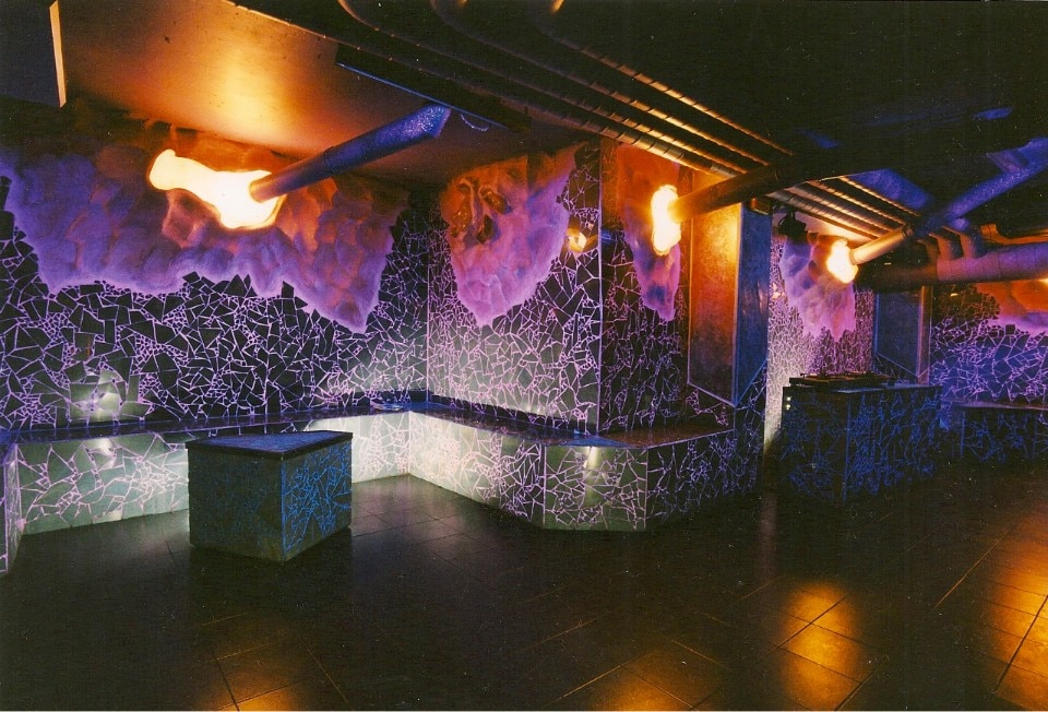 Gli interni del Kinki negli anni '90. Foto su gentile concessione di Micaela Zanni.