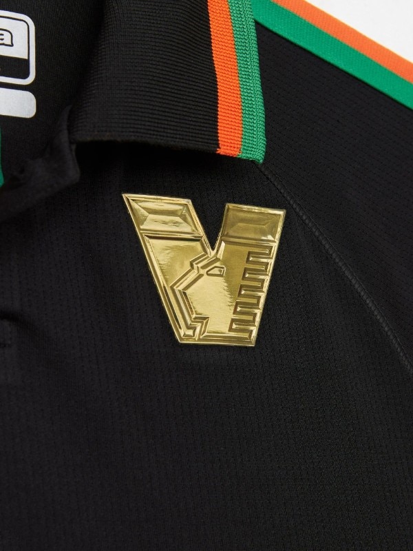 Il nuovo stemma del Venezia FC progettato dal Bureau Borsche.
