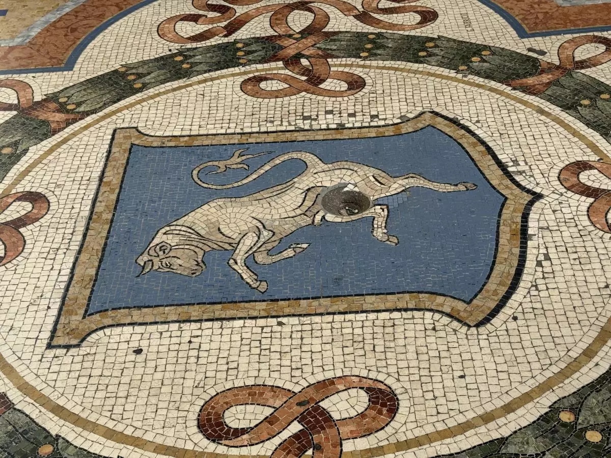 Toro Galleria Vittorio Emanuele II