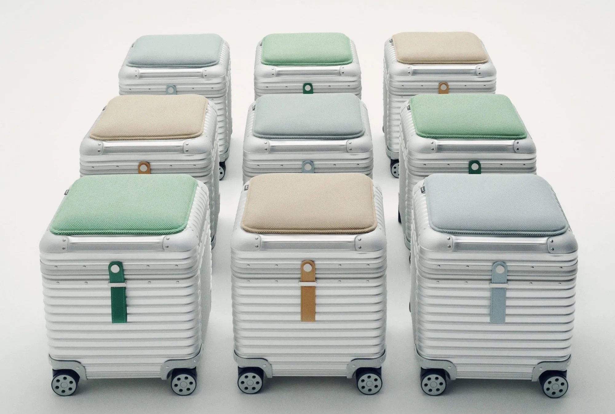 Vitra and Rimowa have designed a trolley that is also a stool - Domus Vitra and Rimowa have designed a trolley that is also a stool - Domus