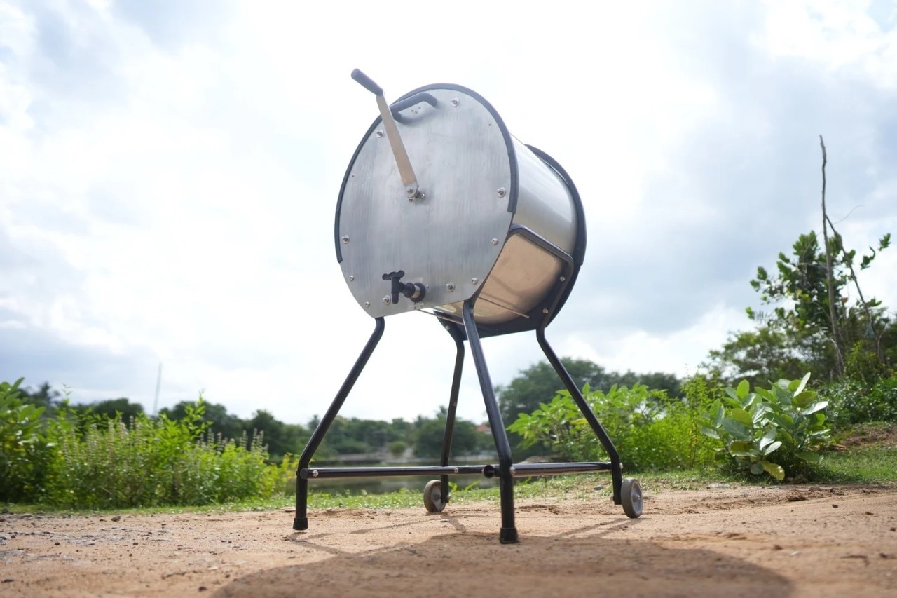 Divya, the world’s first flat-packable manual washing machine