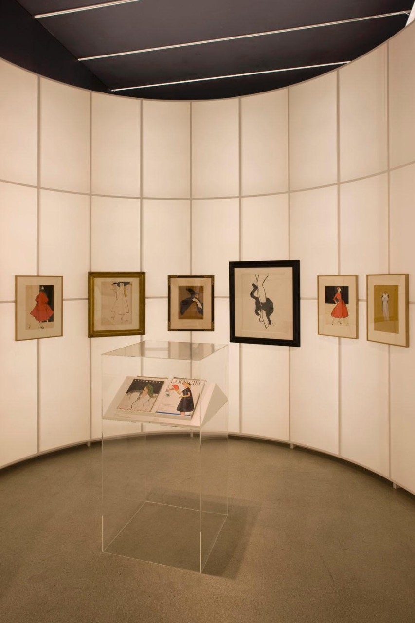 Installazione della mostra al Design Museum. Photo © Luke Hayes