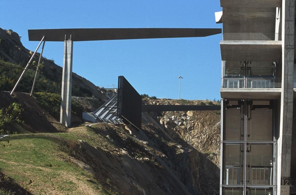Architecture project for the Braga Stadium, Braga (Portugal), 2000-2003. Photos by Luis Ferreira Alves.