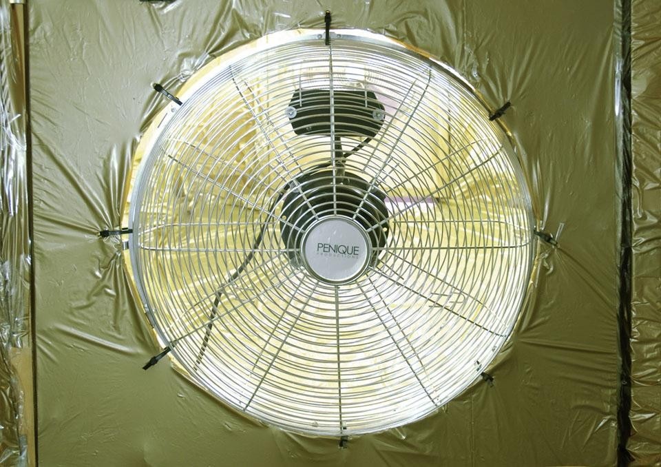 Dettaglio dell'installazione di Penique Productions