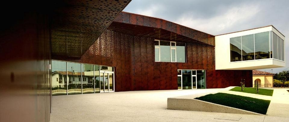CAFéARCHITETTURA, Italia, sezione Acciaio&Vetro. Foto di apertura: LAN Architecture, Francia, sezione Laterizio 