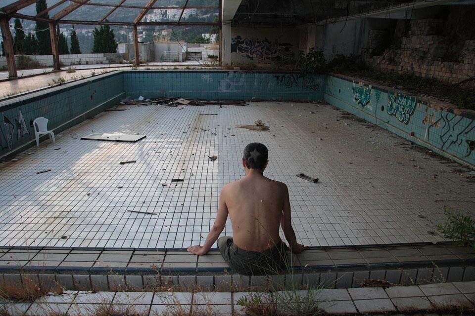 Igor Grubic, <i>366 LIBERATION RITUALS: SMALL CONTEMPLATIVE ACTIONS</i>. Courtesy of the artist and Galerija Škuc, Ljubljana.