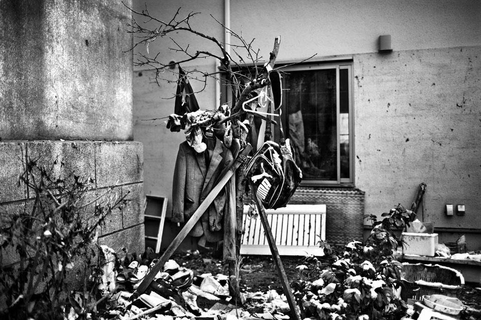 Giulio Di Sturco: 3/11 Tsunami Photo Project