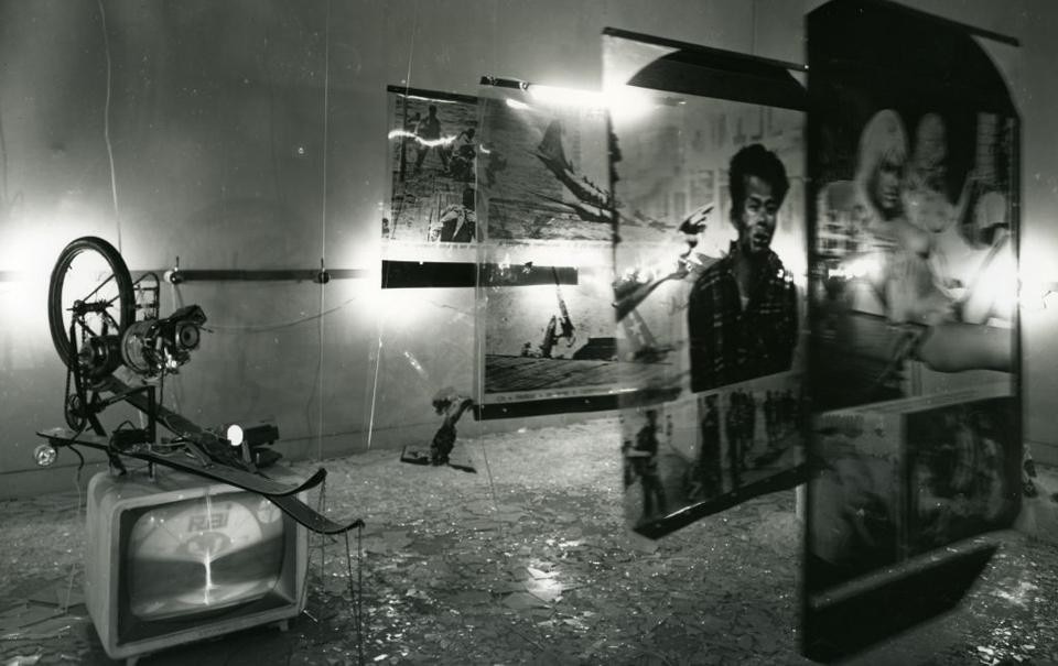 Wolf Vostel, <i>Omaggio a Venezia. Elettronic
de-coll-age-happening Room</i>, 1959-1968. 34a Mostra Internazionale d'Arte Biennale di Venezia, 1968. Photo Ferruzzi. Courtesy la Biennale di Venezia