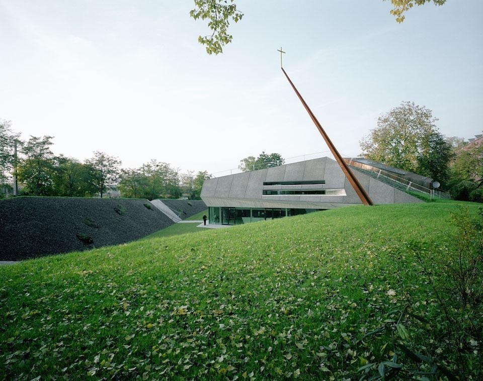 Centro pastorale realizzato da xarchitecture a Linz.