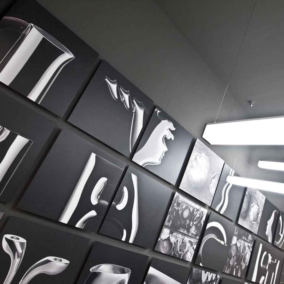 Lo spazio disegnato da Gumdesign comunica storia, tradizione e innovazione legate all'azienda Lo spazio disegnato da Gumdesign comunica storia, tradizione e innovazione legate all'azienda