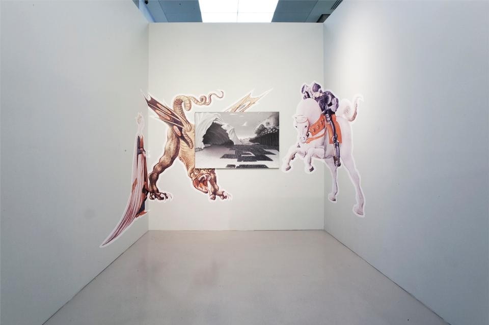 <i>OZMO Il PreGIUDIZIO UNIVERSALE</i>, Museo del Novecento, Milano, 2 – 21 febbraio 2012. Foto Giulia Ticozzi/Il Post