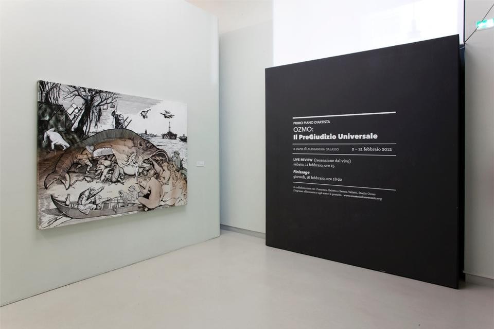 <i>OZMO Il PreGIUDIZIO UNIVERSALE</i>, Museo del Novecento, Milano, 2 – 21 febbraio 2012. Foto Giulia Ticozzi/Il Post