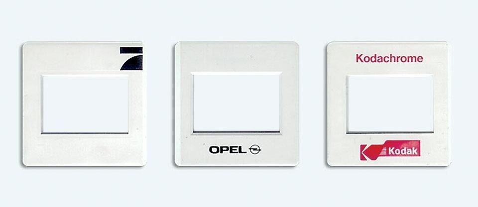 In apertura: <i>Microphone Series</i>, di Marko Turk, una serie di microfoni disegnati per Elektroakusticni laboratorij (EAL), 1956–1997. Photo Jaka Babnik. Qui sopra: telai in plastica per diapositive, 1969, di Peter Florjancic. Photo Peter Florjancic archive