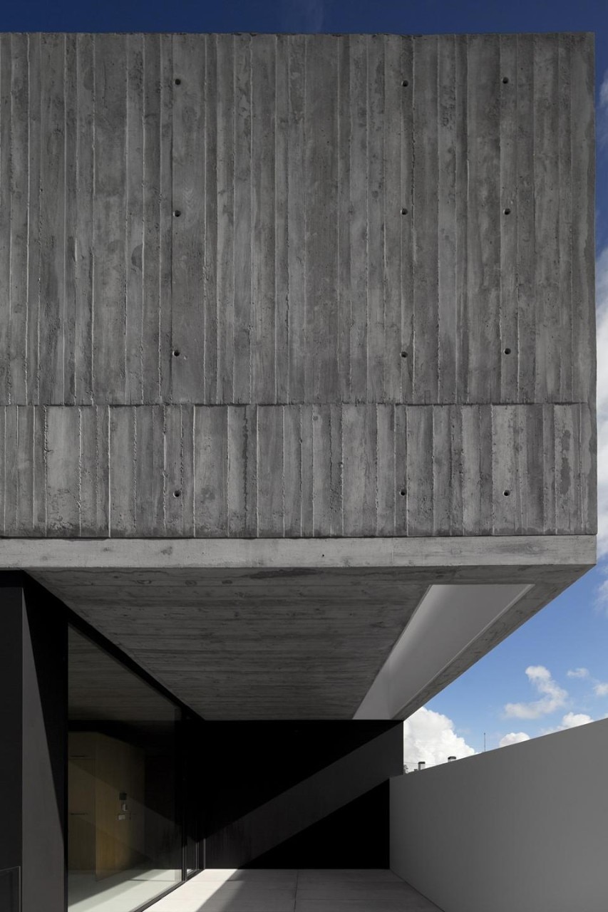 House in Aldeia de Juso, Portugal, by ARX Portugal + Stefano Riva: Nuno Mateus e José Mateus 