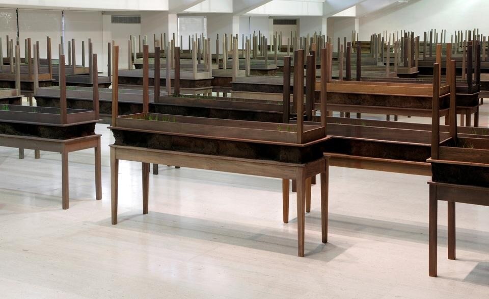Doris Salcedo, <i>Plegaria Muda</i>