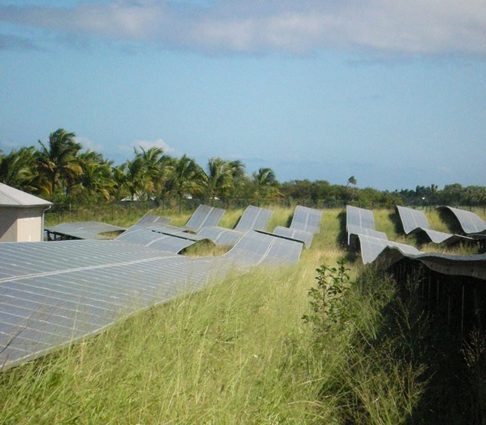 Un impianto fotovoltaico su un terreno agricolo