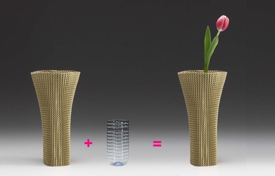 Il Cardboard vase di Paolo Ulian