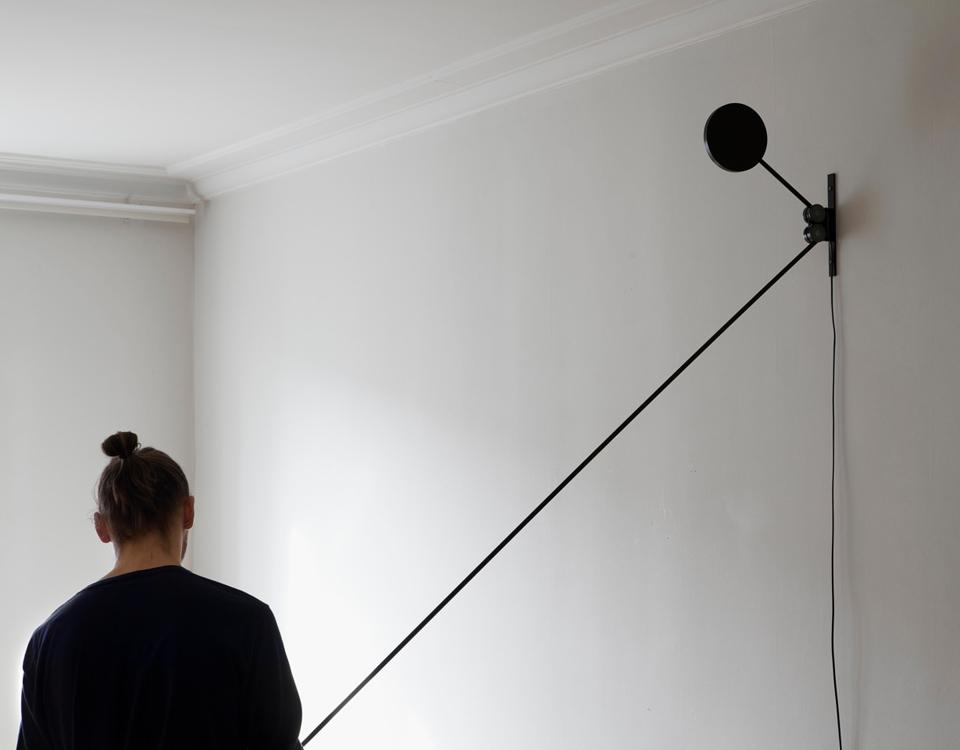 Studio Daniel Rybakken, lampada Counterbalance per Luceplan