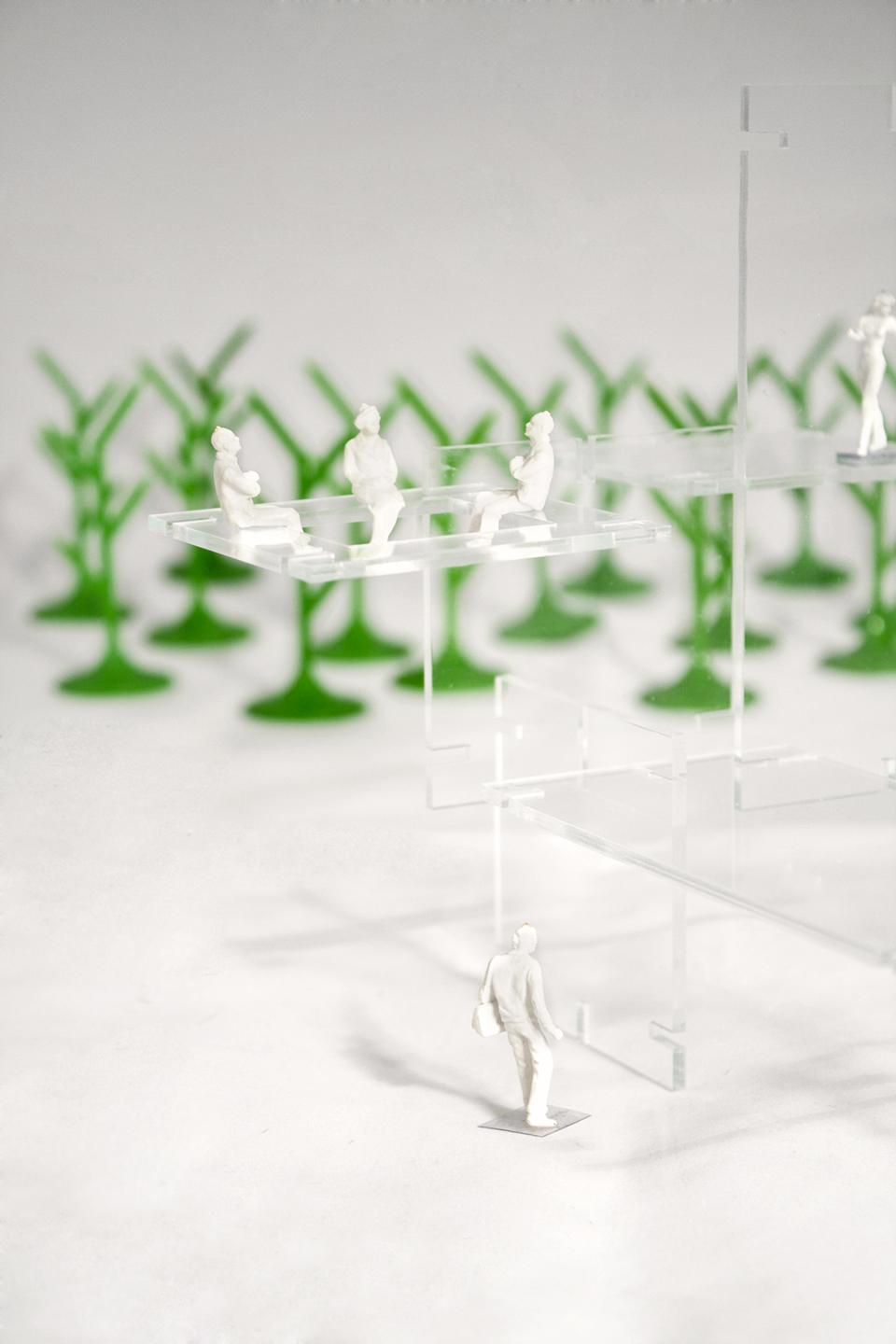 Apparecchiare la città di studio Ghigos ideas: castello à la carte. Un insieme di piatti con diverse possibilità di incastro e di
assemblaggio, per costruire dei “castelli di portate” come fossero
“castelli di carte”. Produzione: Piazza Effepi