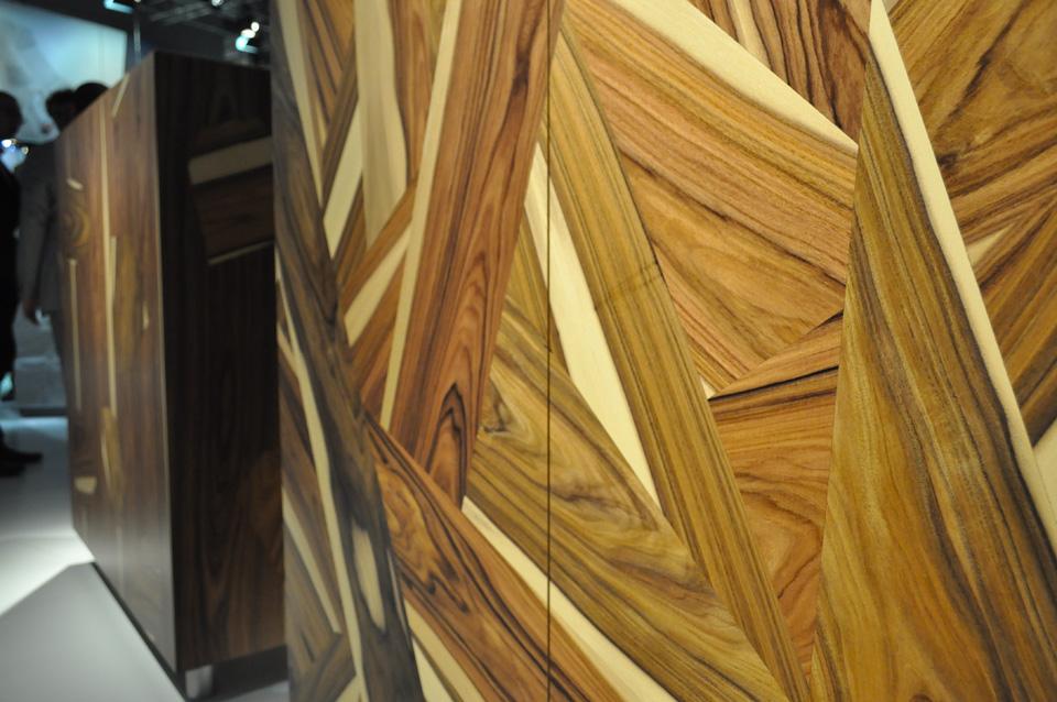 Massimo Morozzi: mobile contenitore Bois de Rose per Edra