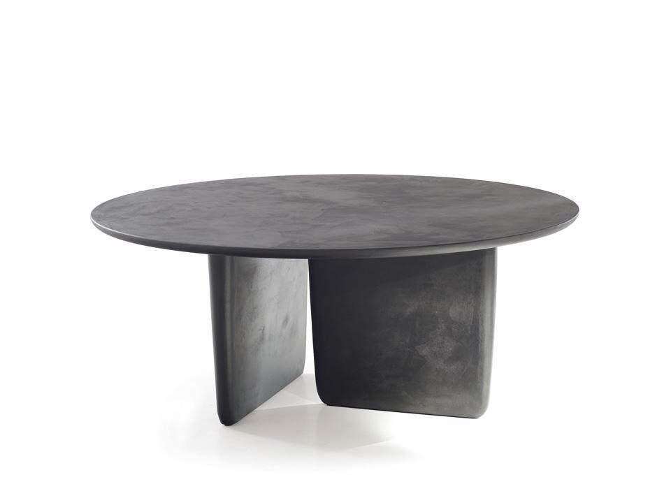 Tavolo Tobi-Ishi di Barber & Osgerby per B&BItalia
