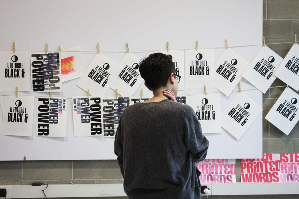 Rose Grindneff durante il workshop “Letterpress Workers”