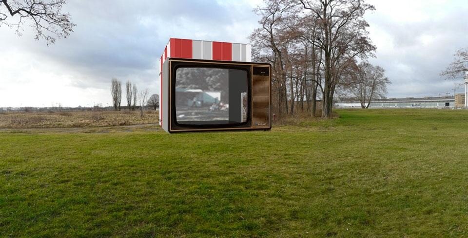 Il progetto della videoartista Tracey Rose è l'allestimento di una soap opera che proseguirà per tutta la durata della mostra. Come palcoscenico userà l'enorme ricostruzione di un televisore Blaupunkt